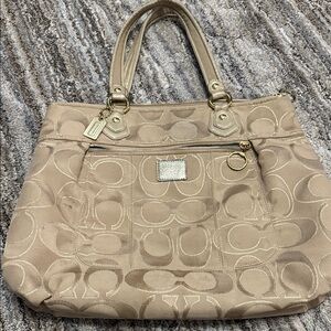 Large COACH Poppy Beige Gold Tote Bag